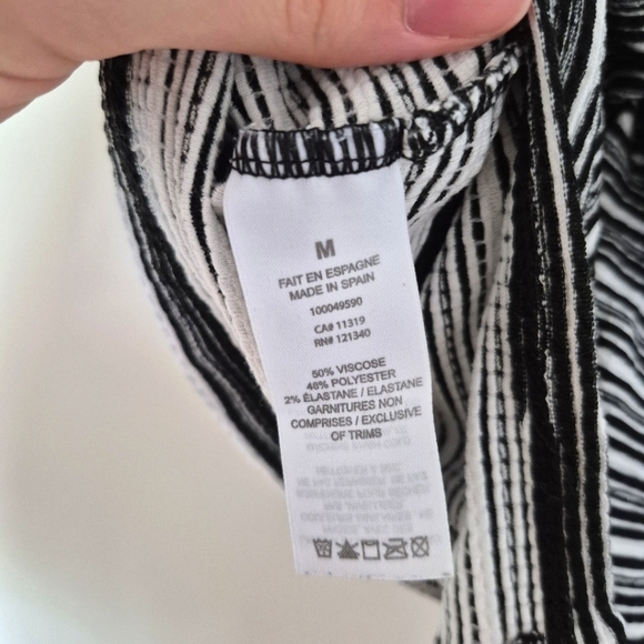 Dynamite Black White Striped Sleeveless Crop Top with Back Twist – Size Medium - Picture 3 of 4